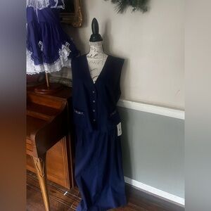 💙VTG White Stag Collection 2
Pc Skirt & Embroidered Vest Navy
Blue Size 16 NWT